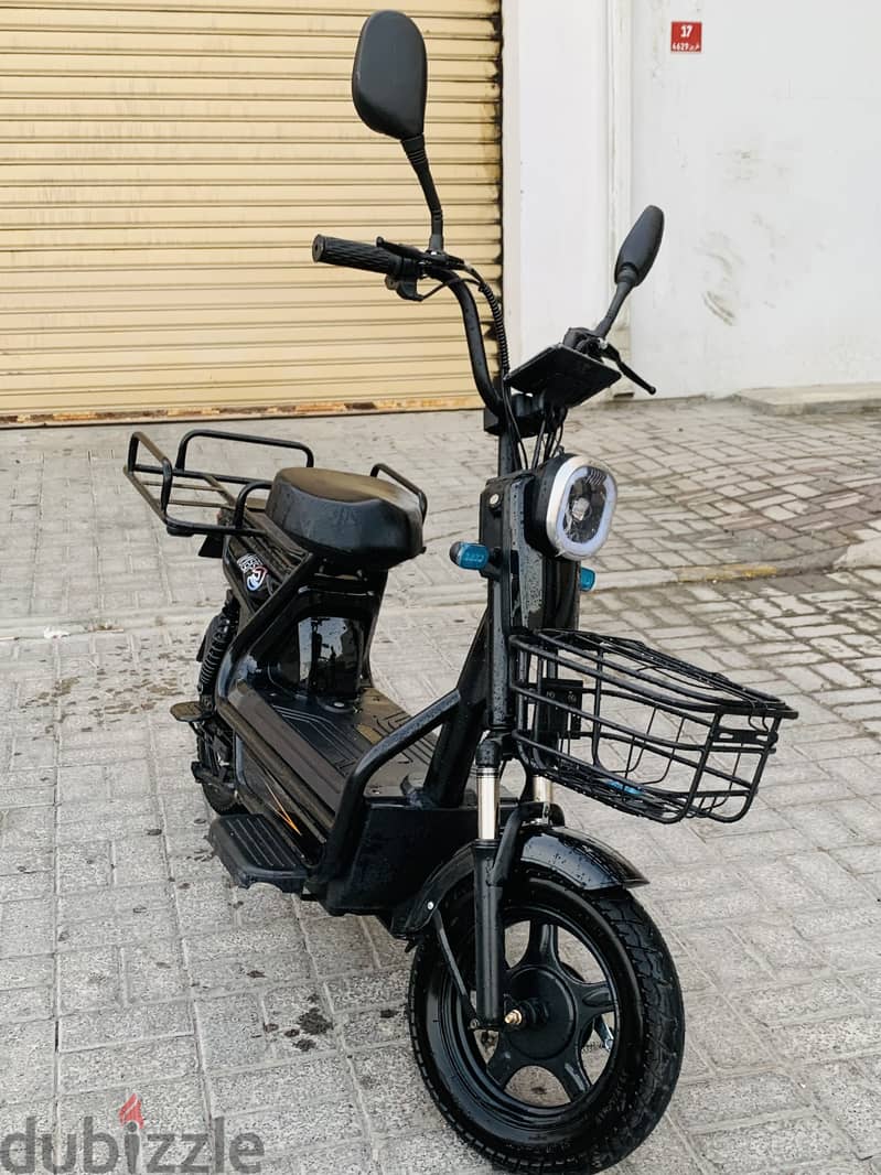 1 month only  used electrical bike, 1