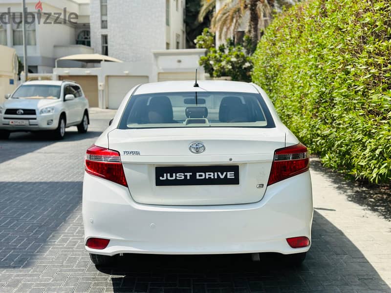 Toyota Yaris 2014 MODEL 6