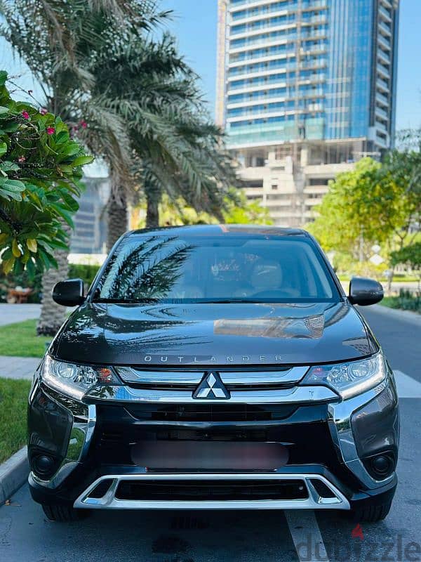 Mitsubishi Outlander 2020 model. Very Low Mileage driven SUV Jeep 3