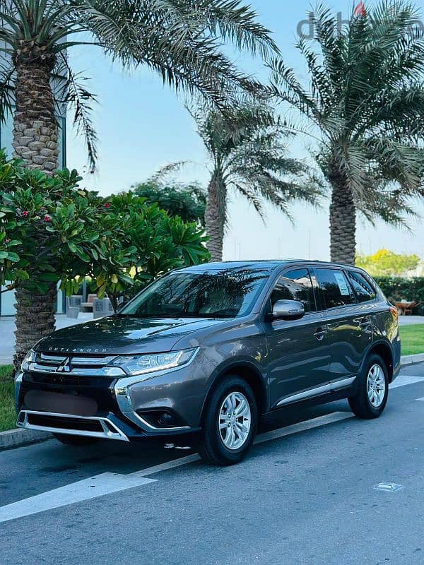 Mitsubishi Outlander 2020 model. Very Low Mileage driven SUV Jeep 11