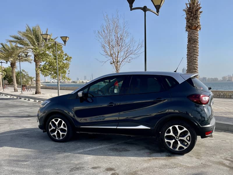 Renault CAPTUR 2019 GREY 1