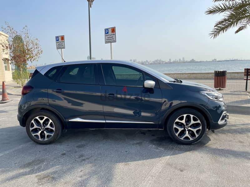 Renault CAPTUR 2019 GREY 3