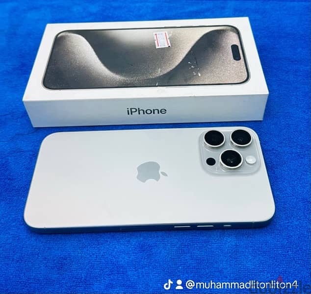 Iphone 15 Pro Max natural titanium 256 GB only 22 days ues full warran 1