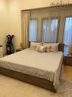 King size bed and 2 side units