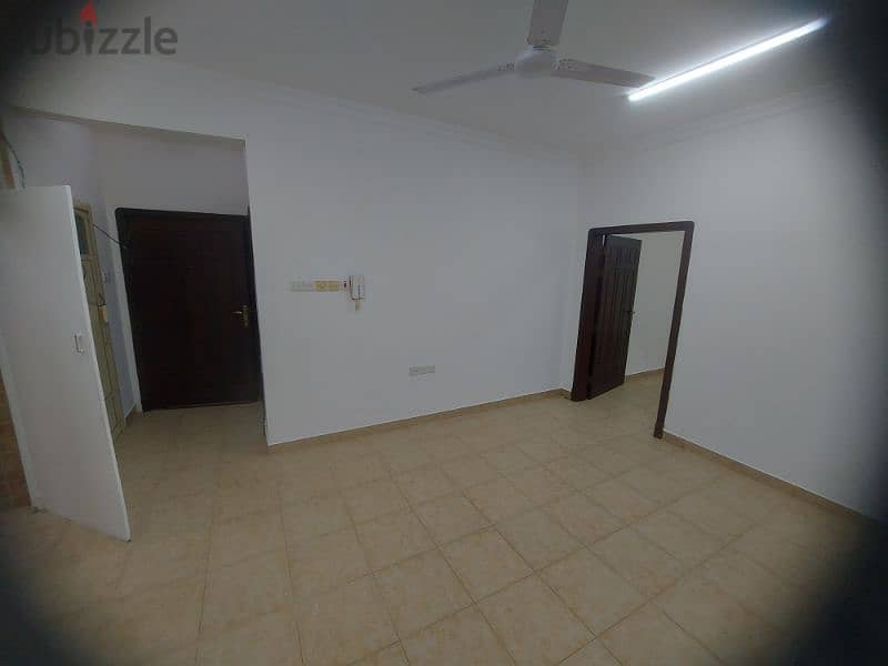 للايجار شقه في مدينه عيسى شامل For rent flat in Isa Town including ewa 8