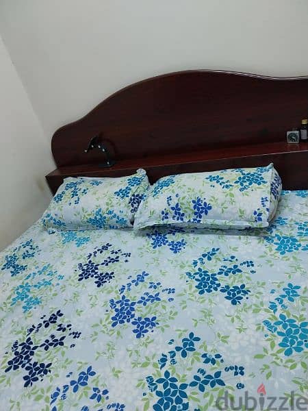 King size bed for sale 0