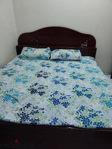 King size bed for sale 1