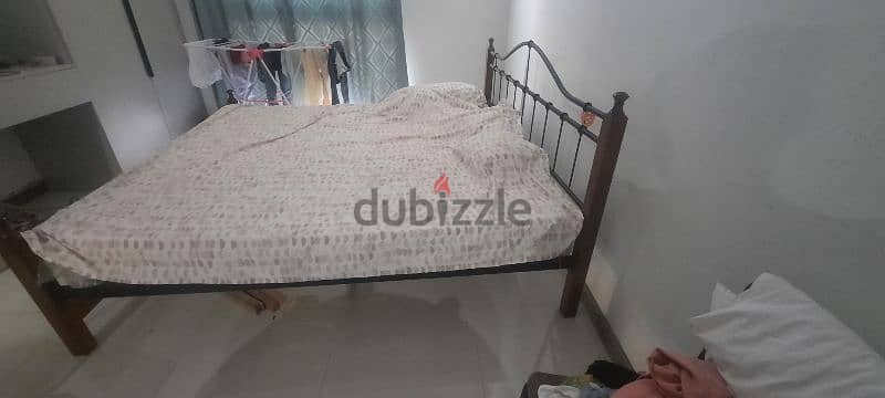 Queen size bed for sale (10 bhd) without matress 0