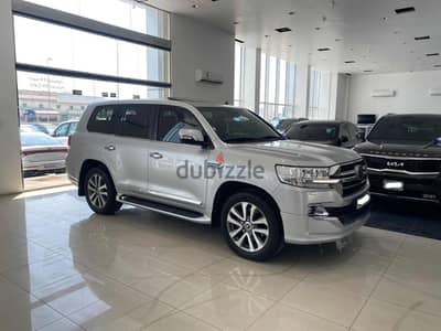 Toyota Land Cruiser VXR 2020 silver