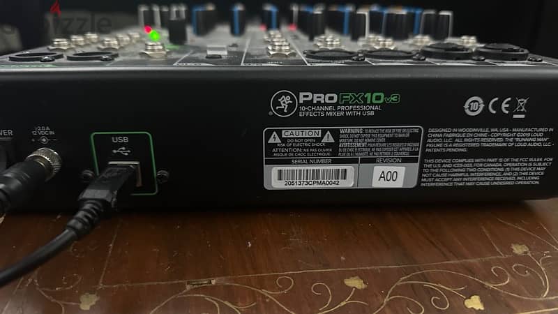 Mackie Pro FX 10 V3 Mixer 1