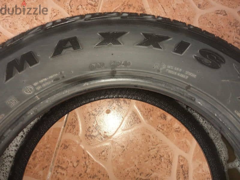 يوجد عدد تاير واحد مقاس 216/60R/16 بحاله ممتازه ونظيفه سعر ٥دينار 3