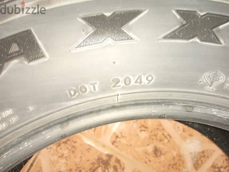 يوجد عدد تاير واحد مقاس 216/60R/16 بحاله ممتازه ونظيفه سعر ٥دينار 4