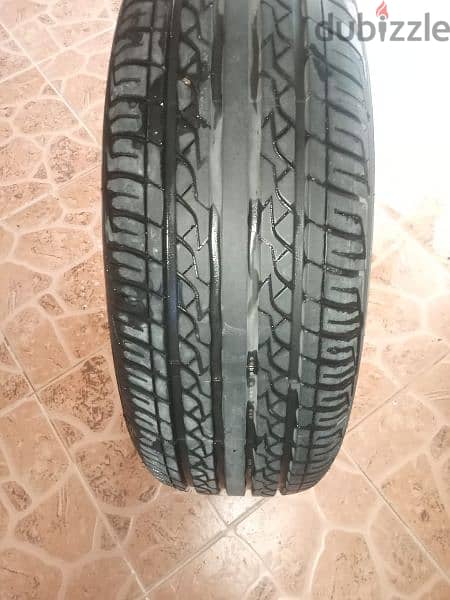 يوجد عدد تاير واحد مقاس 216/60R/16 بحاله ممتازه ونظيفه سعر ٥دينار 8