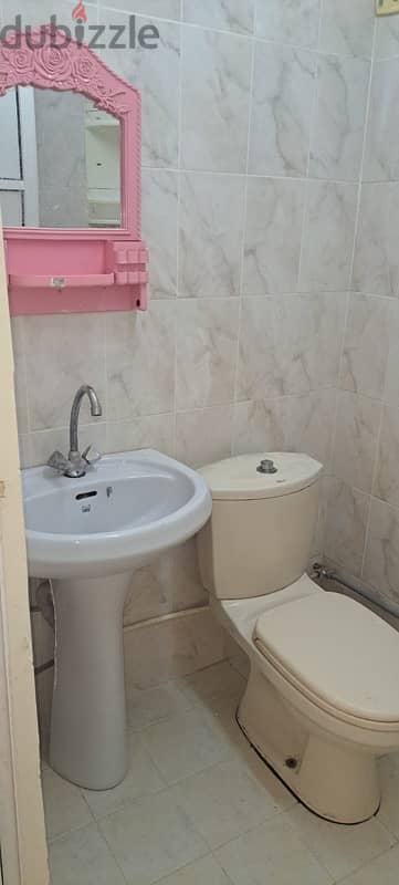 Flat 4 rent in isa town (Indian or Filipino family only ) 6