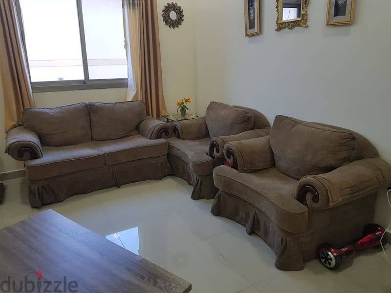 2+1+1 sofa in good condition 2