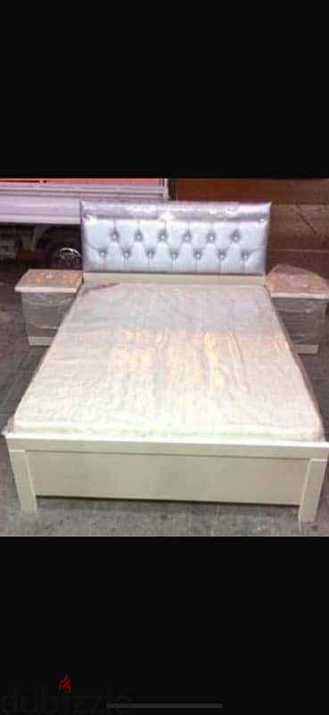 Queen size bed in very good condition 0