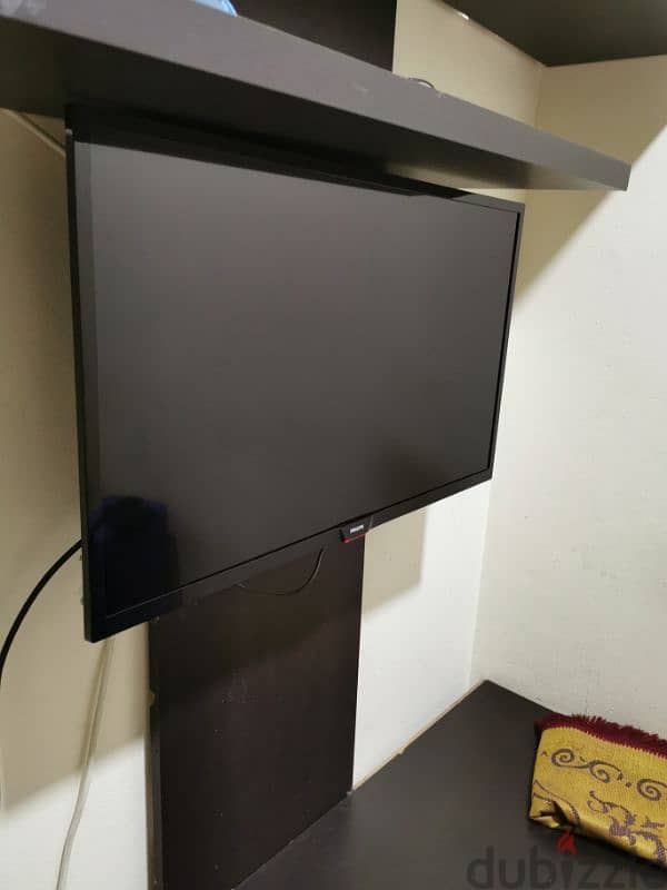 PHILIPS 32 inch TV 1