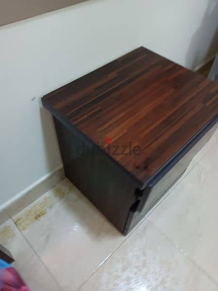 small desk or drawer of hard wood 2