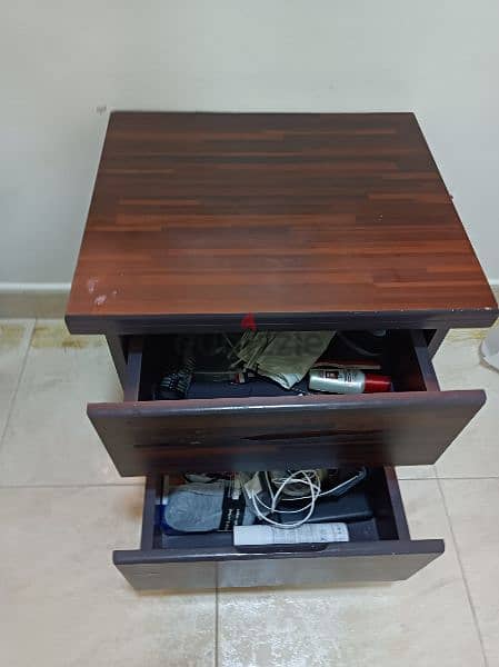 small desk or drawer of hard wood 4