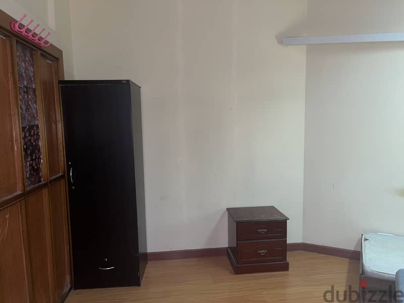 Room for rent inclusive EWA 2