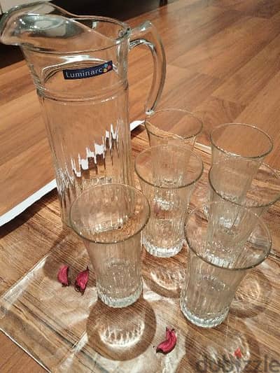 Luminarc glass set with jug