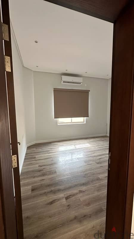 For rent Semi furnished villa in hamad town 12