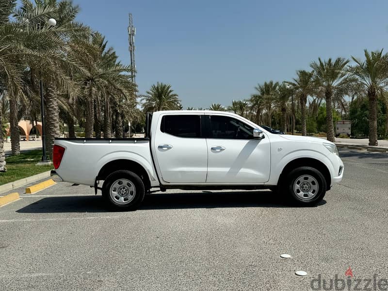 Nissan Navara 2017 white 2