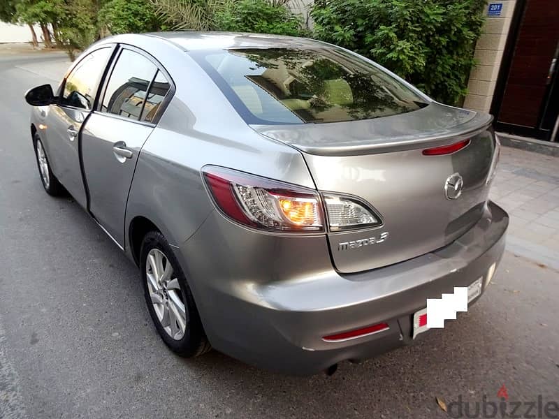 Mazda 3 1.6 L 2013 Silver Full Option Well Maintained Urgent Sale 3