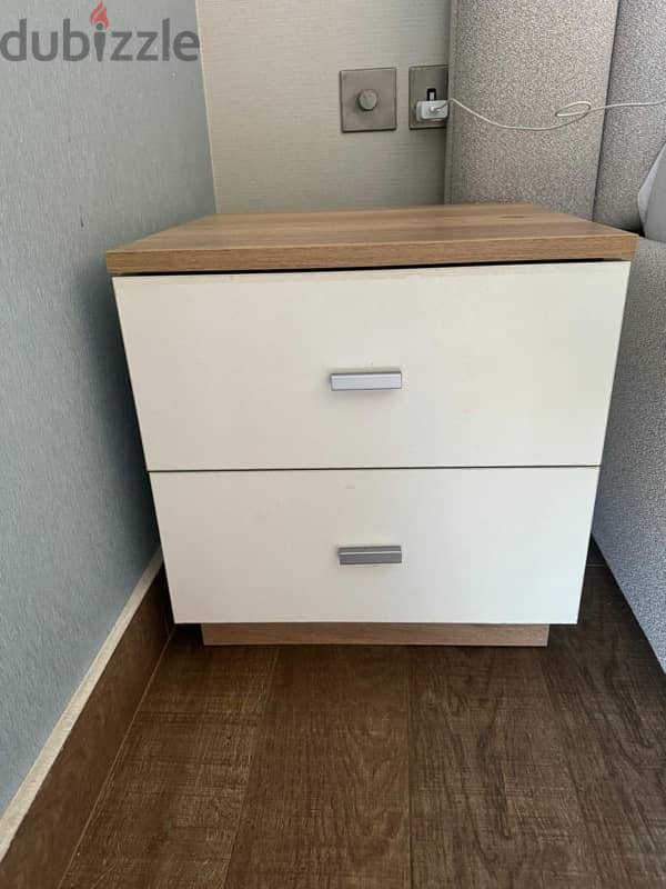 6 bedside tables for sale 0