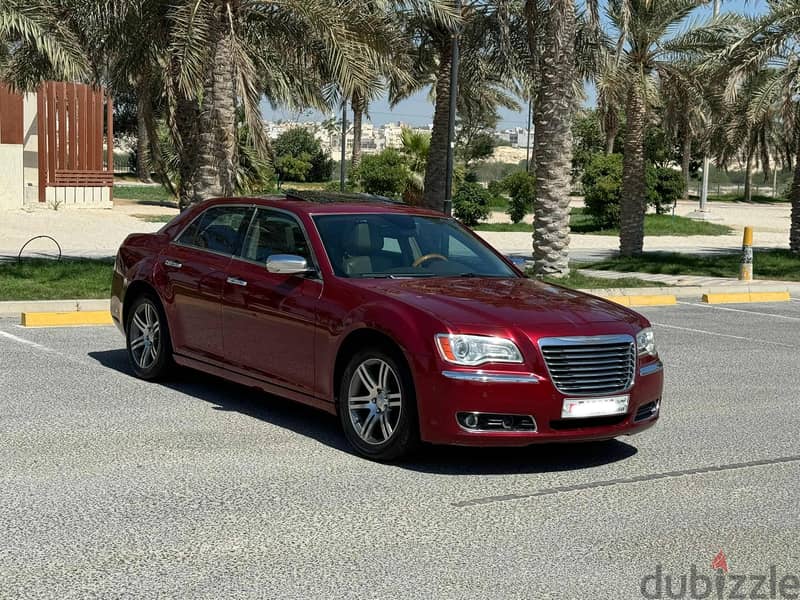 Chrysler 300C 2014 red 0