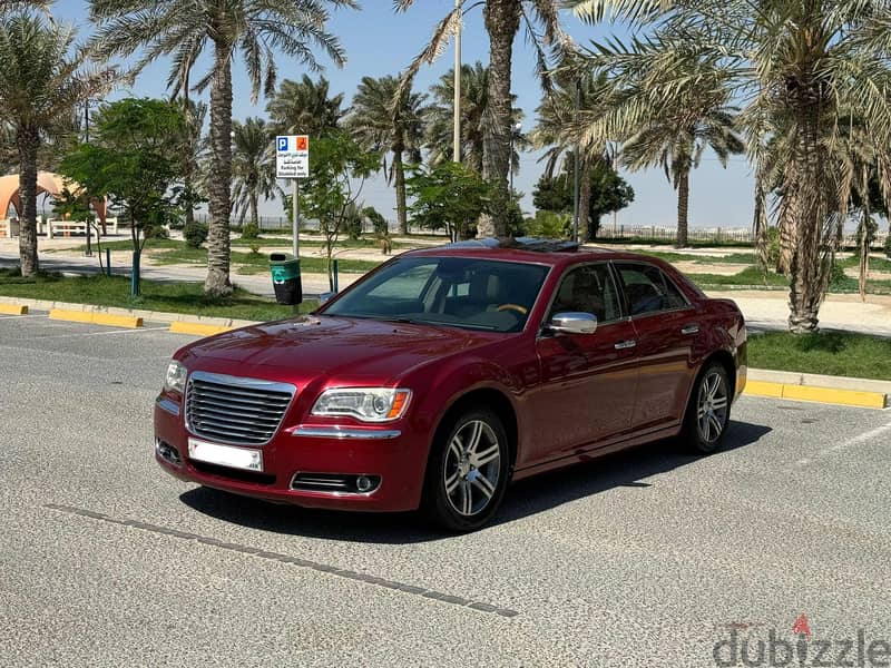 Chrysler 300C 2014 red 1