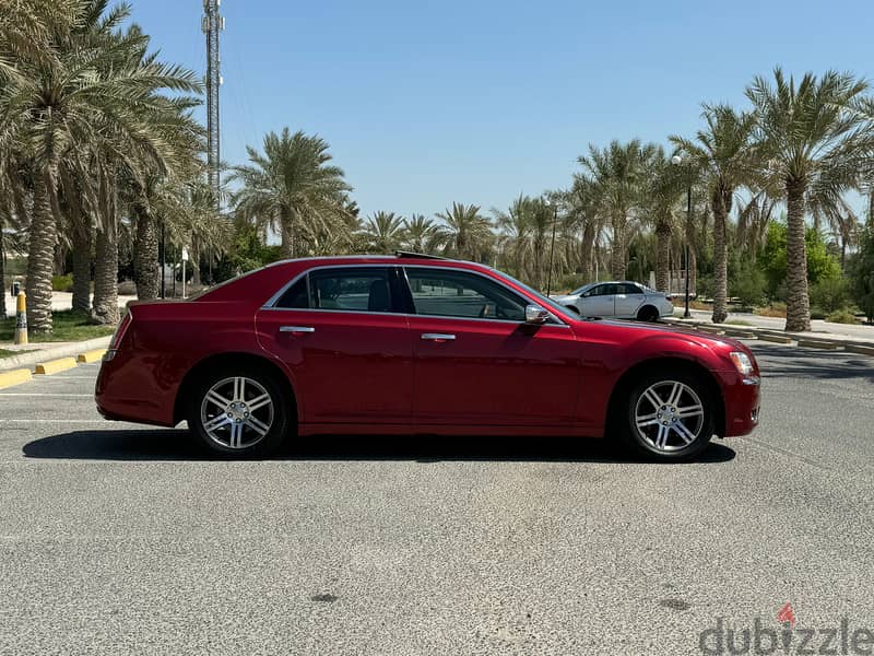 Chrysler 300C 2014 red 2