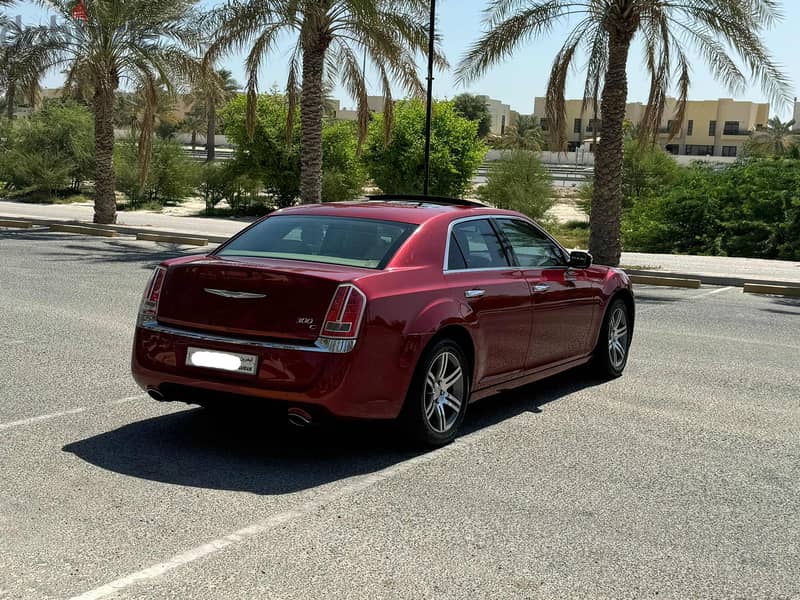 Chrysler 300C 2014 red 6