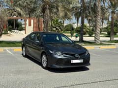 Toyota Camry LE Hybrid 2020 grey 0