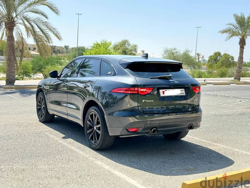 Jaguar F-Pace 2017 (Grey) 5