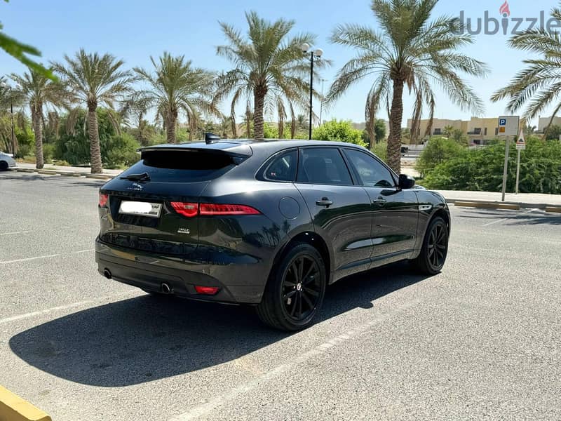 Jaguar F-Pace 2017 (Grey) 6