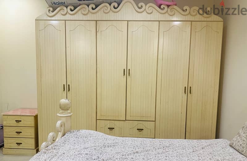 bedroom set for sale (king Size ) 2