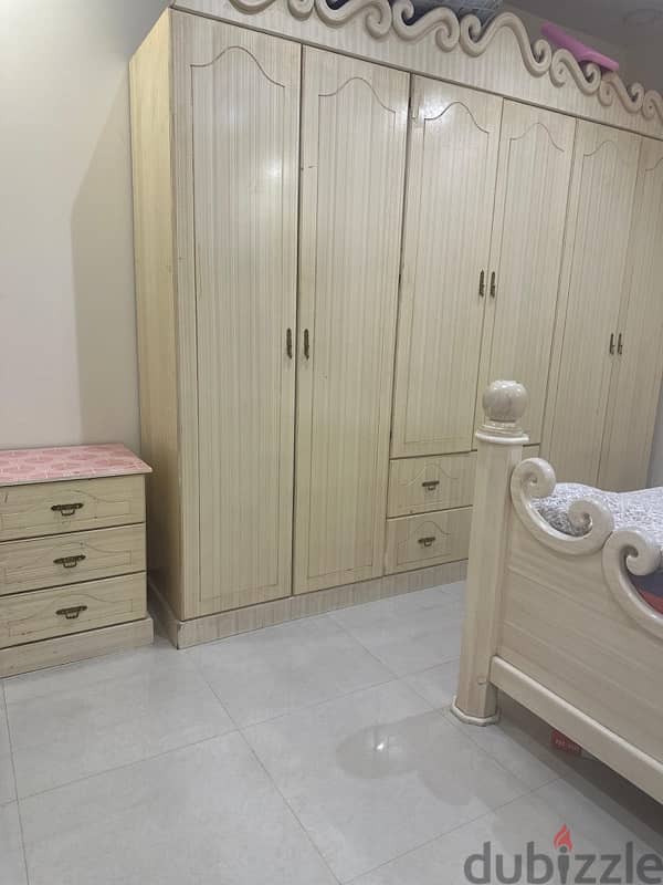 bedroom set for sale (king Size ) 4