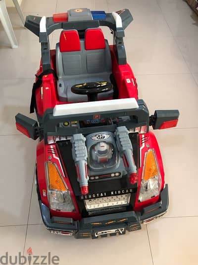 Kids electric driving with 2 free toys