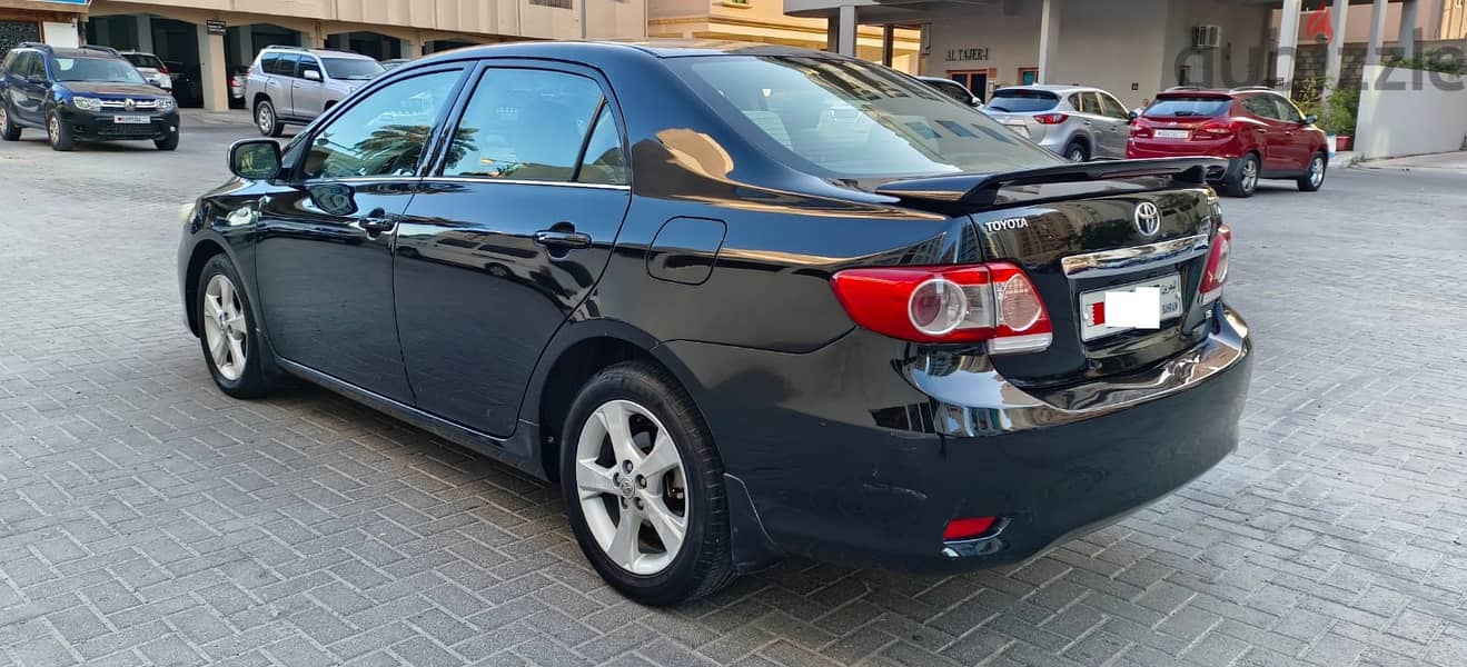 Toyota Corolla GLi 2011 5