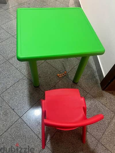 kids study table Brand new unused