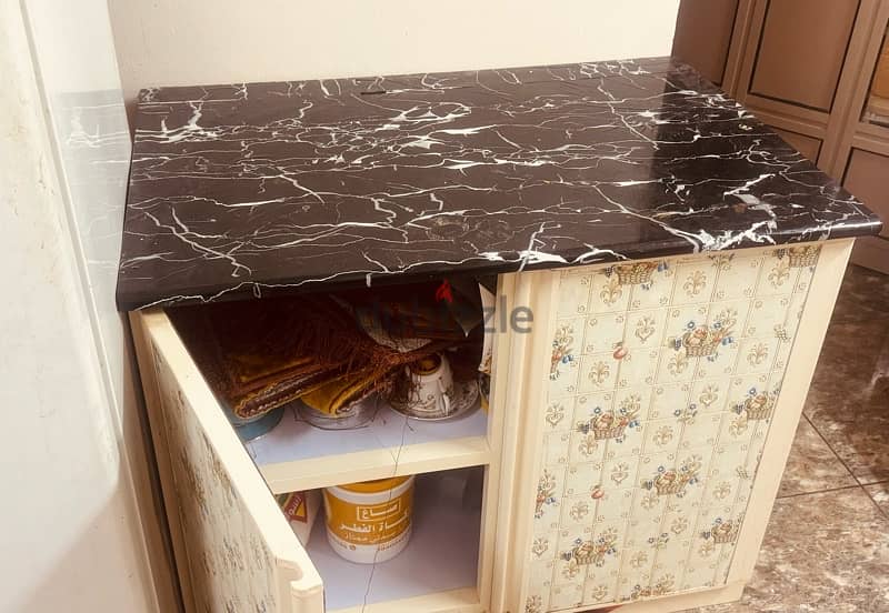 kitchen cabinet with marble 0