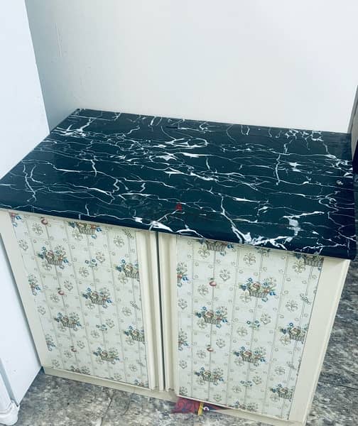 kitchen cabinet with marble 2