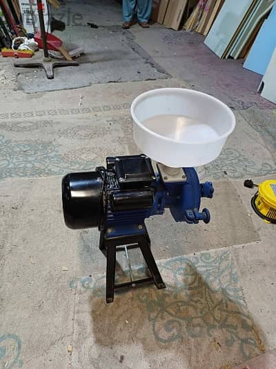 للبيع مطحنة حبوب حجم صغير Small grain mill for sale