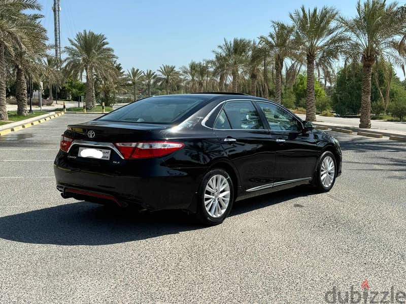 Toyota Camry GLX 2017 black 6