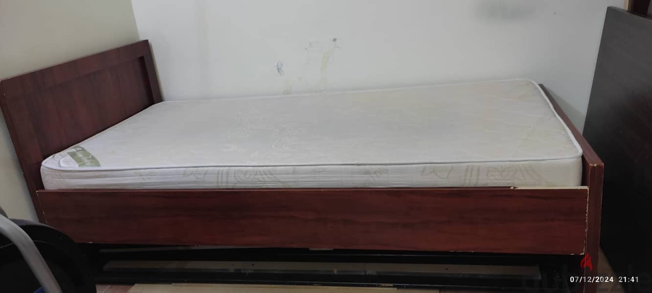 Single beds for sale with mattress 0