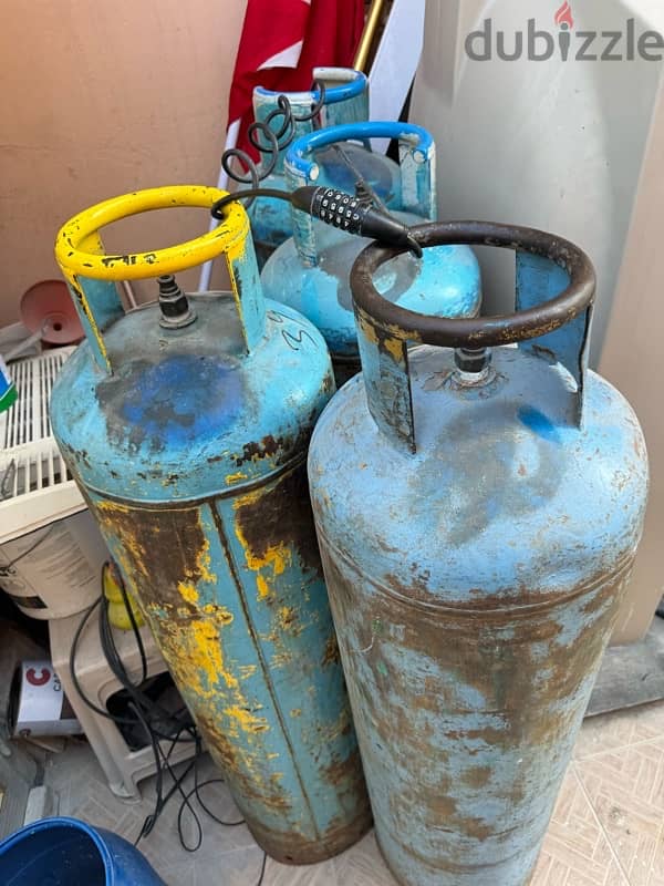 gas cylinder 4 pcs big 100 bd fix price 1