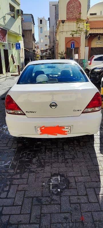 Nissan Sunny 2010 1