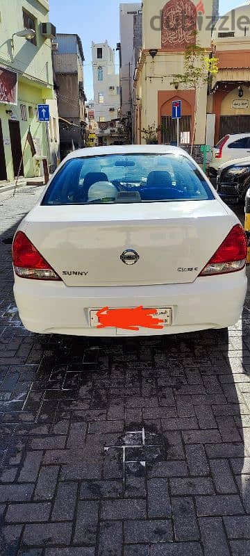 Nissan Sunny 2010 4