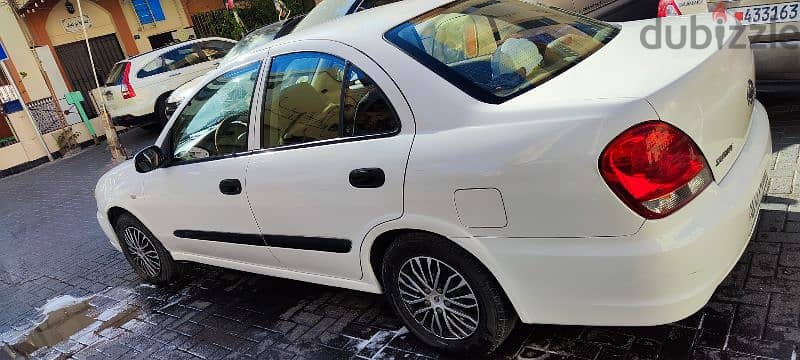 Nissan Sunny 2010 5